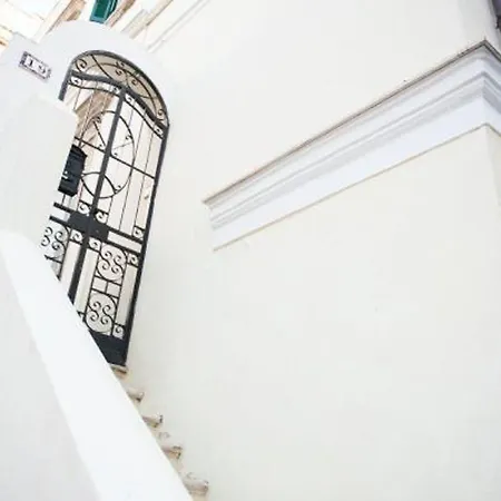Old Town 3* בארי