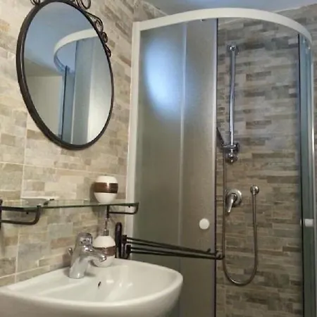 فندق مبيت وإفطار Old Town 3*